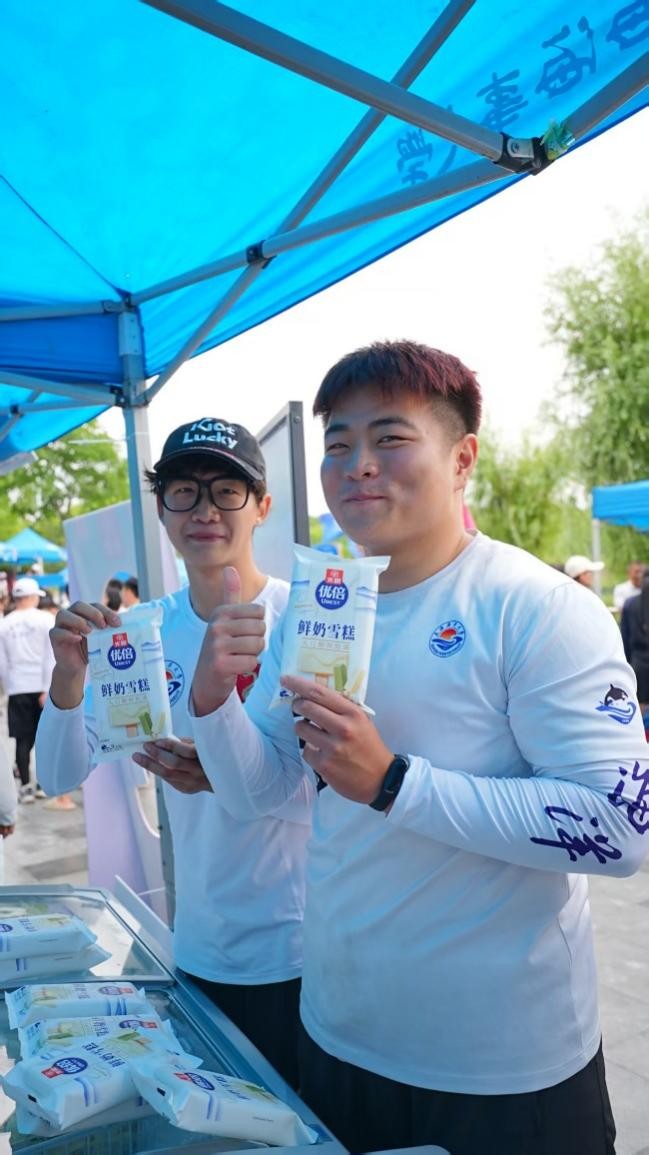 1755675803-f46b2dbe2d94e7b