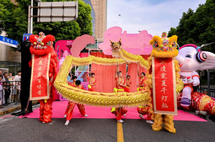 1754831859-5ac082b83b6d603